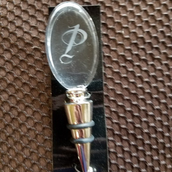 Clear intial P wine stopper - Picture 1 of 1